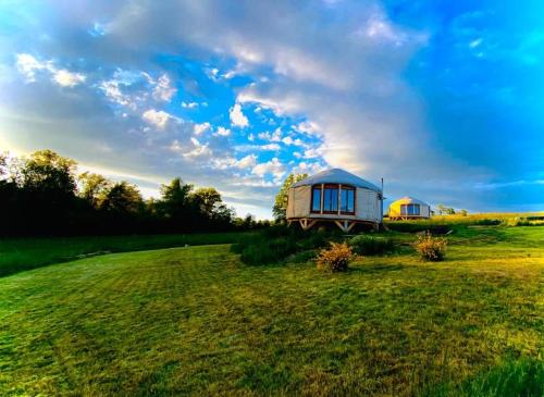 Yourte Brigîte - carbon neutral hotel in Unknown City