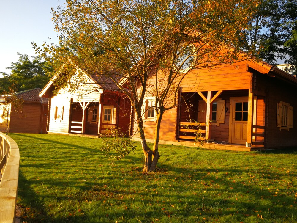 Cabanas da Ria - carbon neutral hotel in Cee
