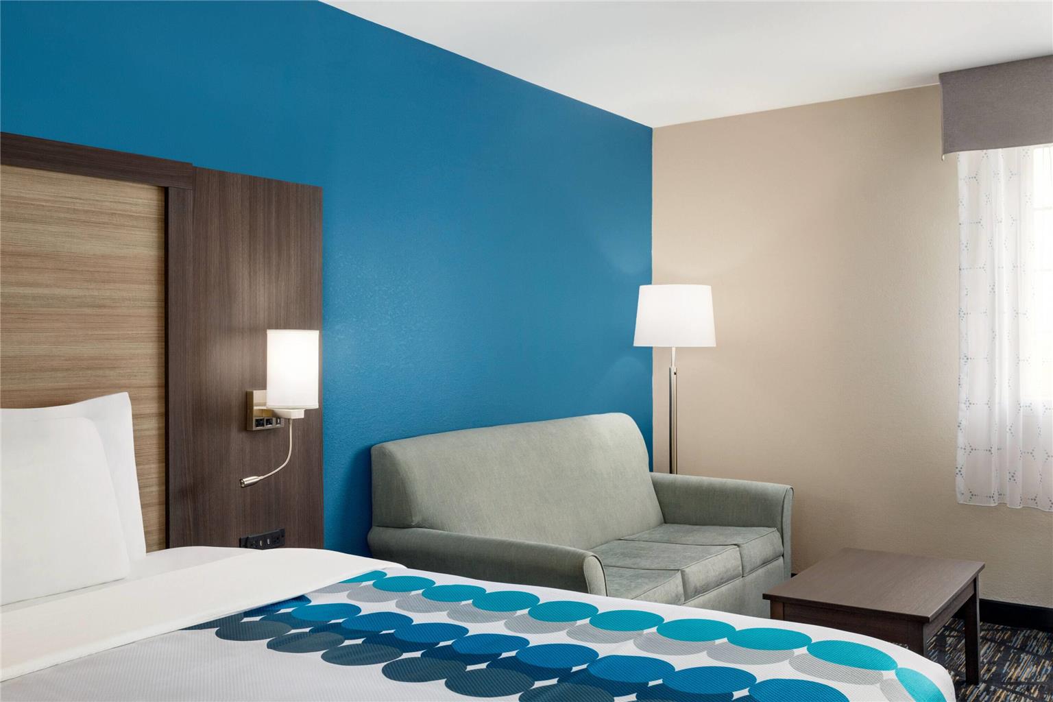 Baymont by Wyndham Blackwell I 35 - photo 18