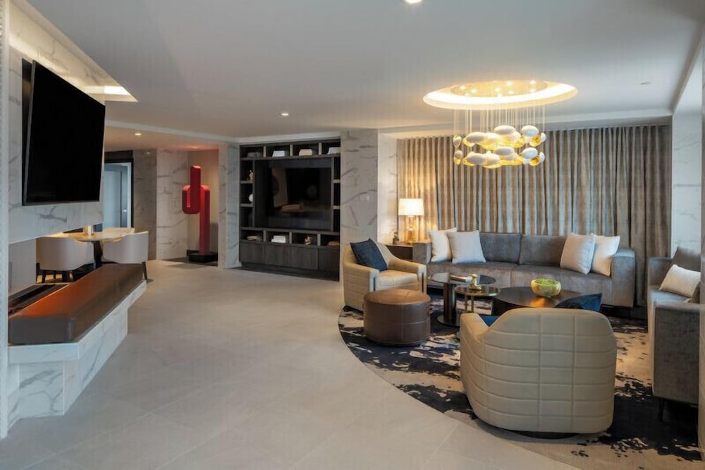 Live Casino & Hotel Louisiana Curio Collection by Hilton - photo 16