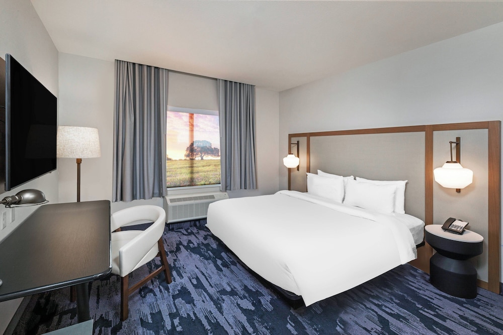 Fairfield Inn & Suites Houston Memorial City Area - photo 9