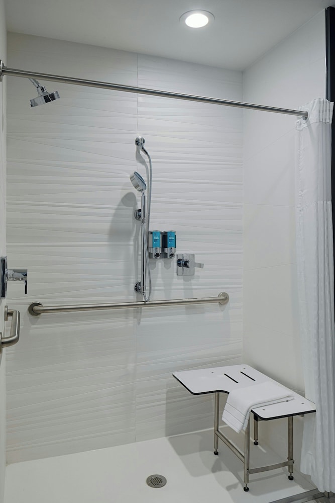 Aloft Columbus University District - photo 15