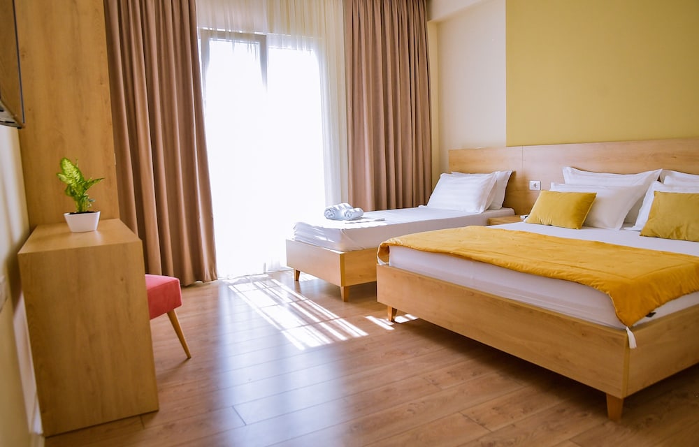 Airport Garden Hotel — Nikel