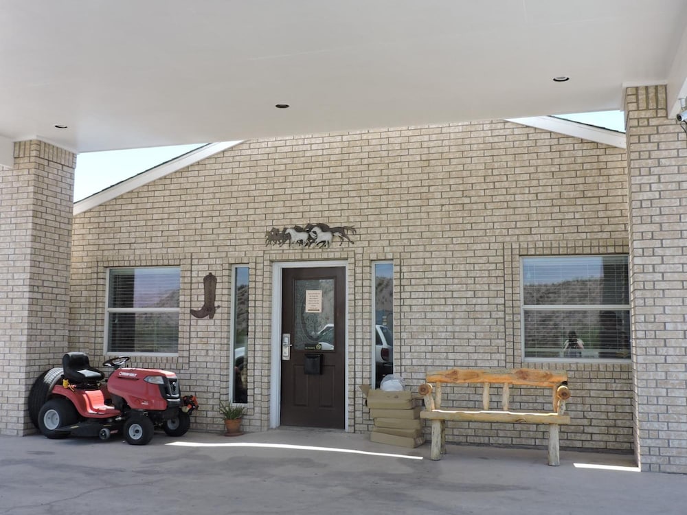 Riata Inn - photo 15