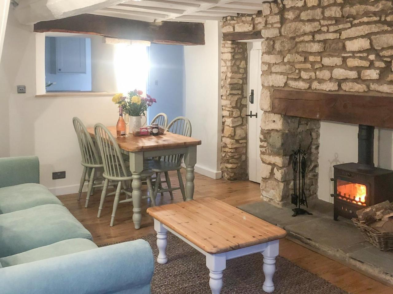 The Street Cottage — 4-Star Luxury Hotel in Dursley, United Kingdom