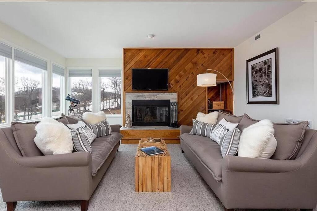 Diamond Adventure Slope Side with Foosball and Arcade at Wintergreen Resort in Charlottesville, United States