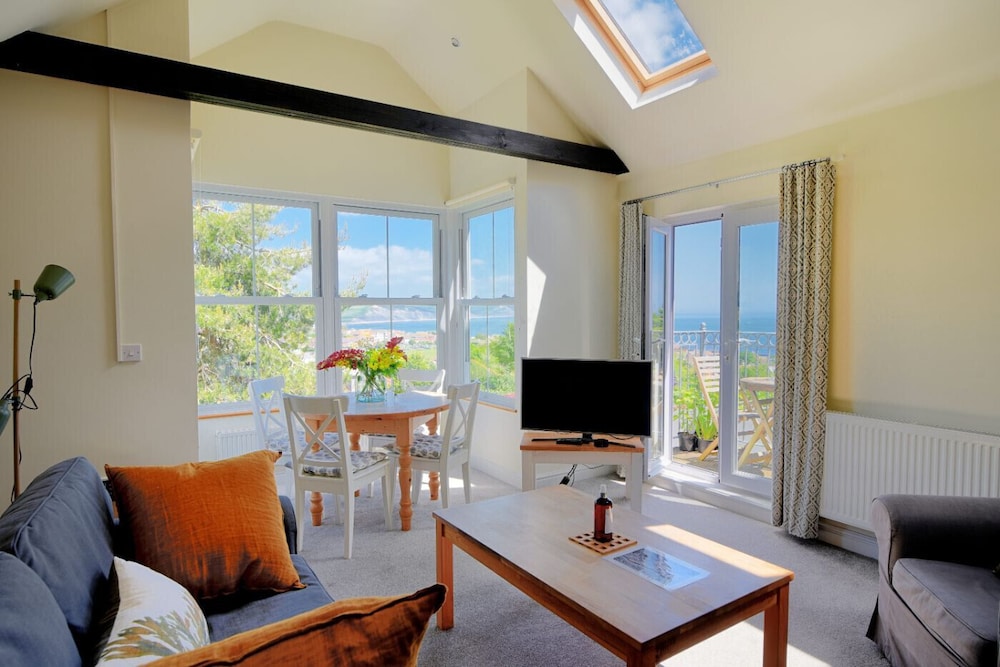 Bay View — 4-Star Luxury Hotel in Lyme Regis, United Kingdom
