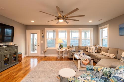 Beach 45 by Oak Island Accommodations - photo 8
