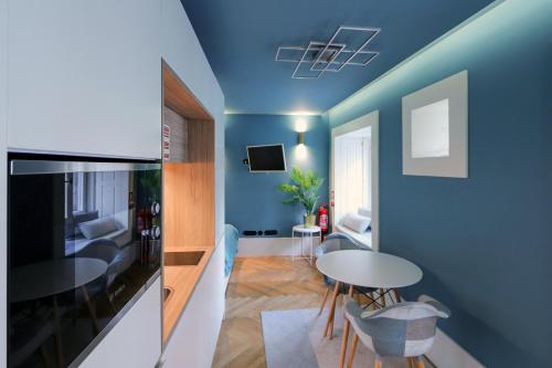 HM Infante Riverside Apartment B — 4-Star Luxury Hotel in Porto, Portugal
