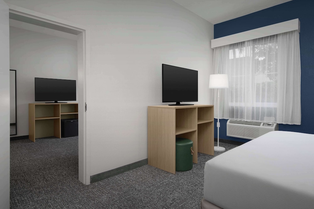 Spark by Hilton Miami Doral - photo 16