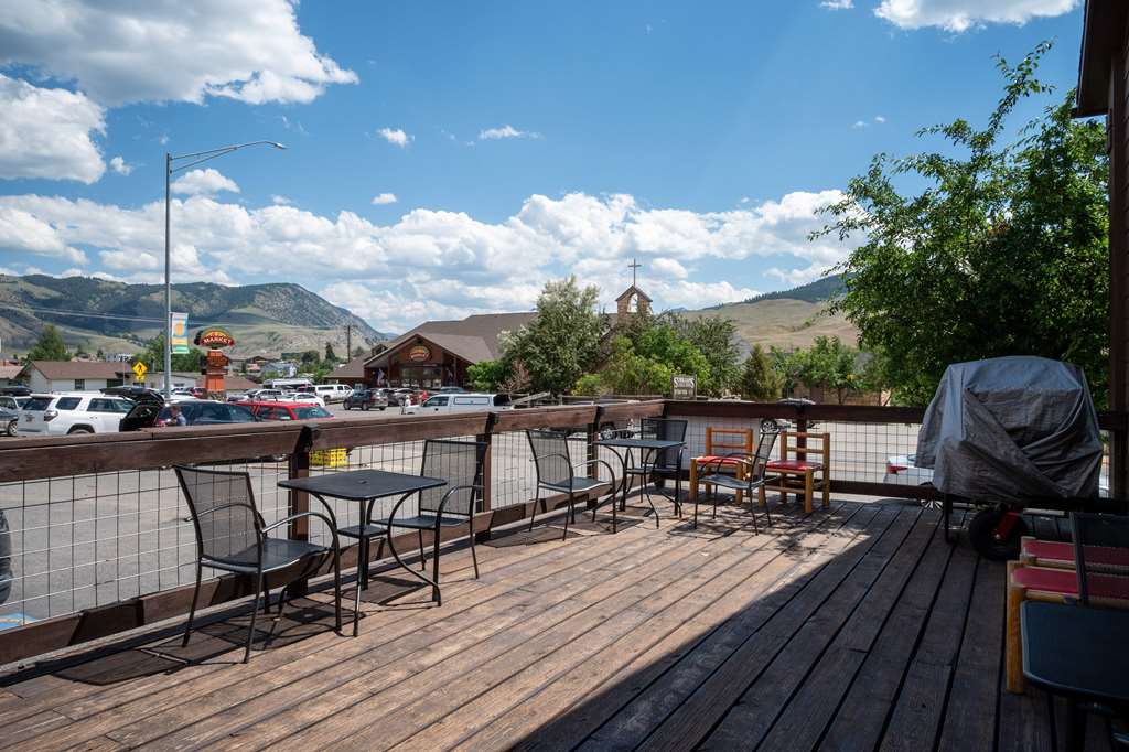 Super 8 by Wyndham Gardiner Yellowstone Park Area - photo 10