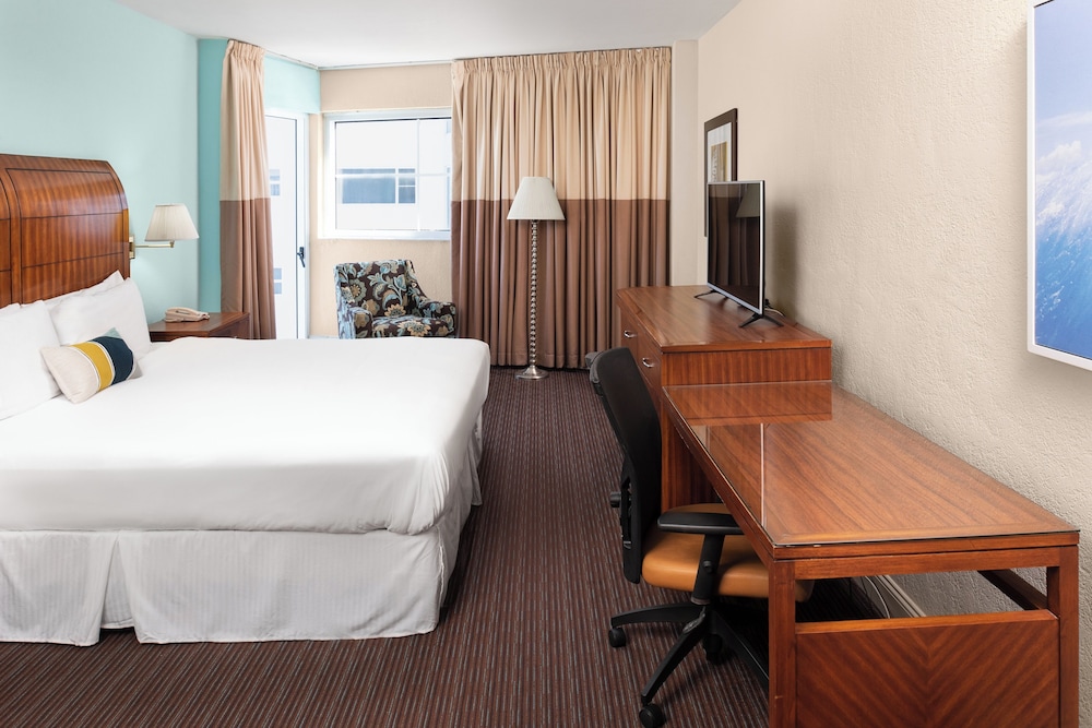 Sherry Frontenac Oceanfront Hotel - photo 39