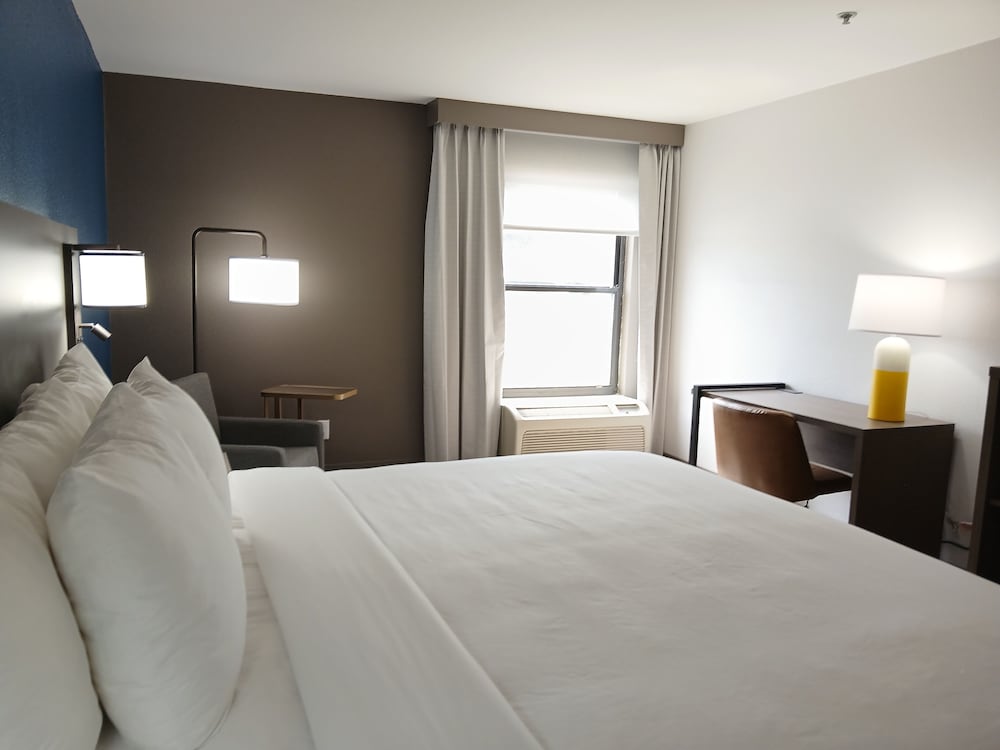 Comfort Inn Marion near Downtown & Blue Ridge PKWY - photo 32