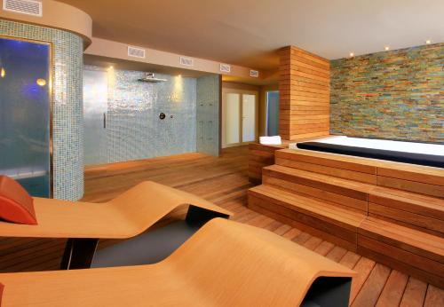 Lagaya Apartaments & Spa — 4-Star Luxury Hotel in Valderrobres, Spain