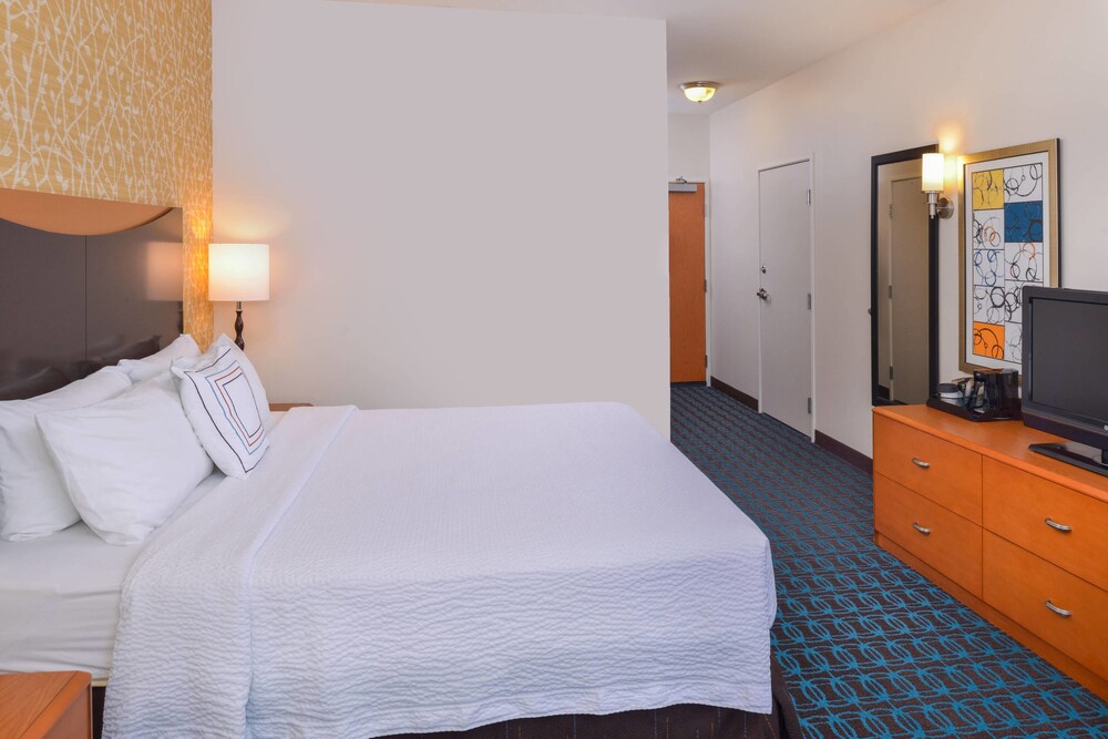 Fairfield Inn & Suites by Marriott Santa Maria - photo 19