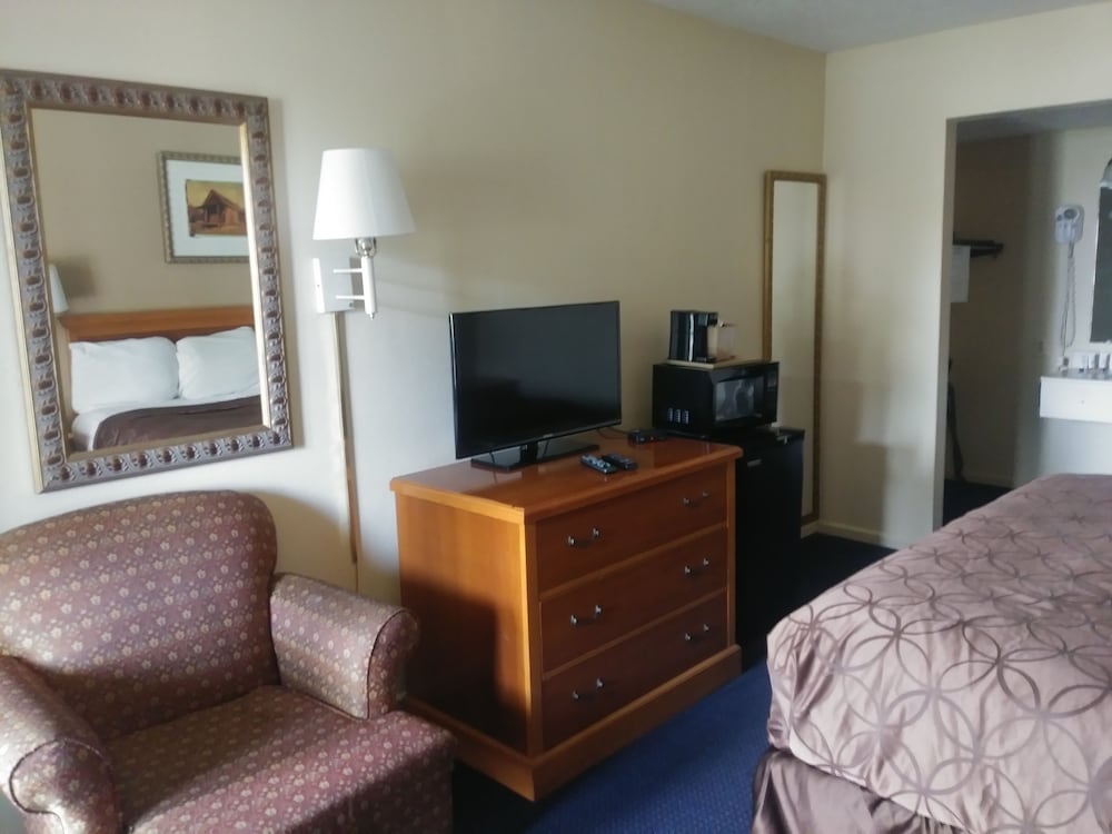 Knights Inn San Antonio near Frost Bank Center - photo 14