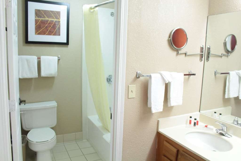 Hawthorn Extended Stay by Wyndham Wichita - photo 21
