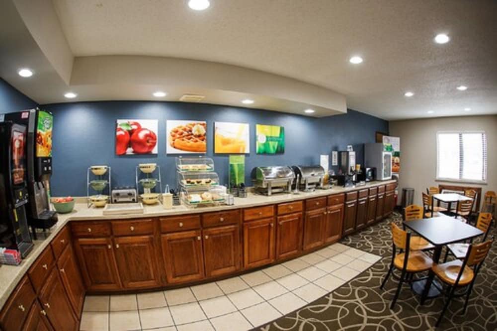 Quality Inn Burlington near Hwy 34 - photo 16