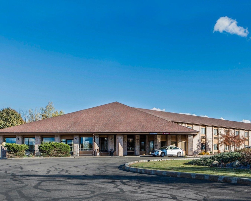 AmericInn by Wyndham Mosinee Central Wisconsin Airport - photo 3