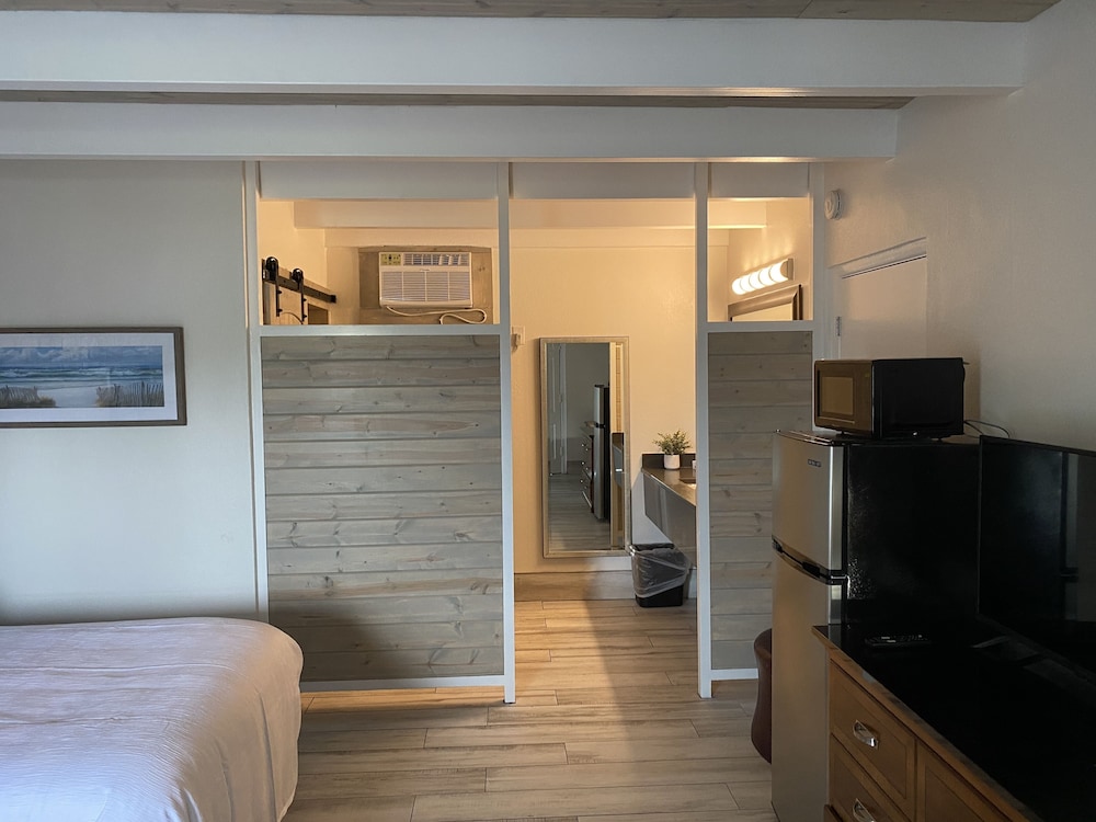 Gulf Coast Inn - photo 22