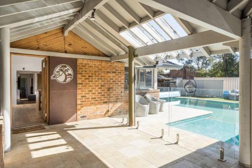 'Poolside Haven' Your Mount Eliza Family Getaway — hotel in Mount Eliza