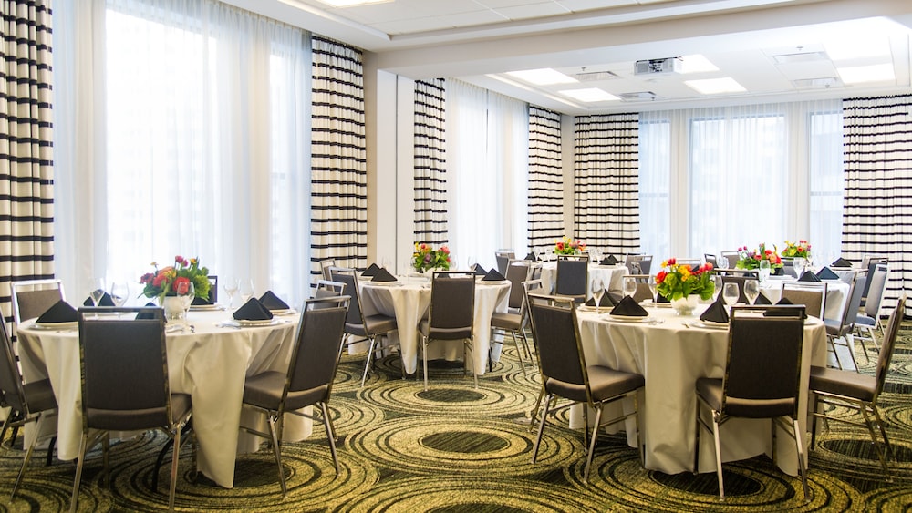 Hotel Indigo Kansas City Downtown by IHG - photo 24