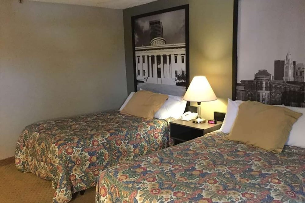 Howard Johnson Inn Cleveland Airport - photo 11