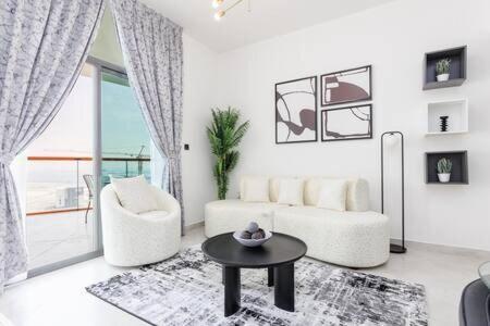 Contemporary 2 Bedroom Apartment — 4-Star Luxury Hotel in Dubai, United Arab Emirates