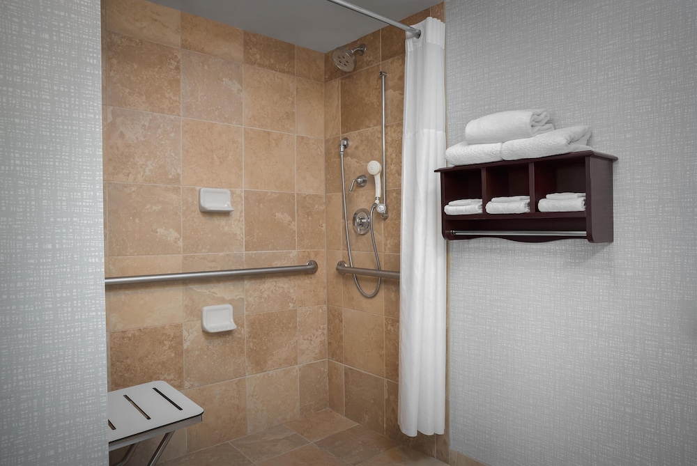 Hampton Inn & Suites Omaha Downtown - photo 25