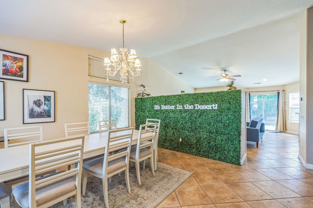4BR Retro Game Room Theater Pool & Spa - photo 23