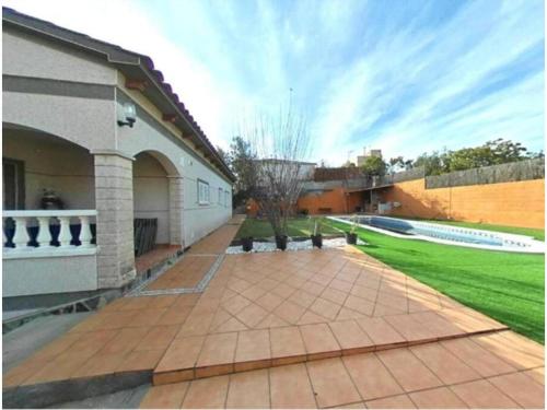 Casa con piscina de 8 14 personas — 4-Star Luxury Hotel in Calafell, Spain