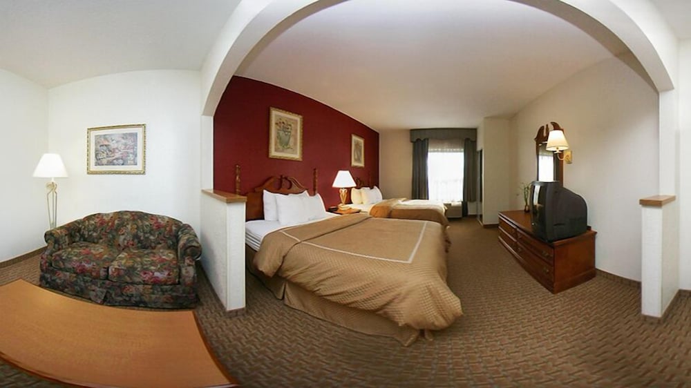Comfort Suites Monroe - photo 12