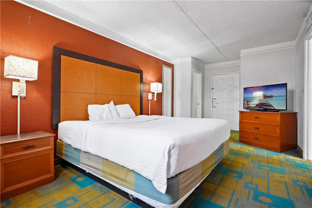 La Quinta Inn by Wyndham Costa Mesa Newport Beach - photo 10
