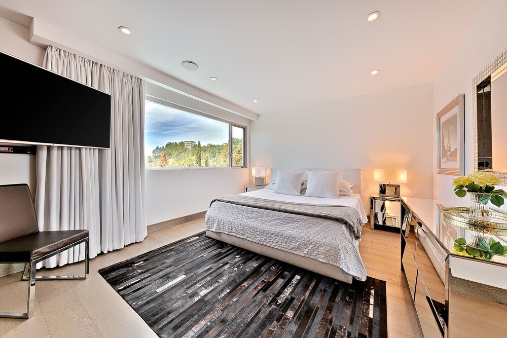 Hollywood Estate With Stunning Views - photo 11