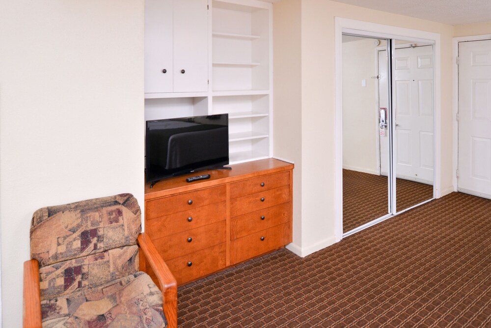 Travelodge by Wyndham Eugene Downtown University of Oregon - photo 28