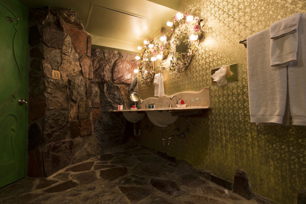 Madonna Inn - photo 283