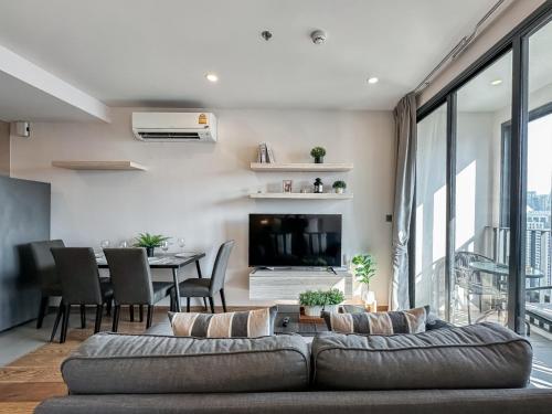 Upscale Skyview 1BR Ultra Fast Wifi Chitlom