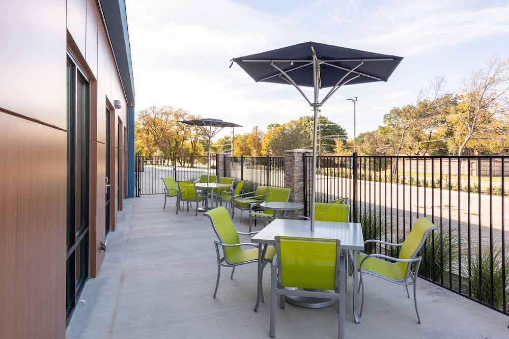 Hampton Inn & Suites Dallas East - photo 50