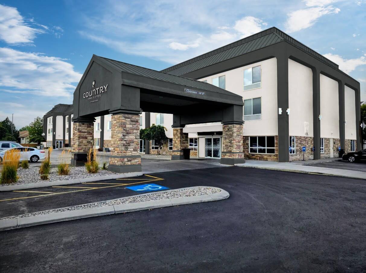 Country Inn & Suites by Radisson Idaho Falls at the Mall - carbon neutral hotel in Idaho Falls
