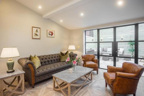 Historic City Centre Town House — 4-Star Luxury Hotel in Chester, United Kingdom