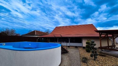 Hattyú Vendégház — 4-Star Luxury Hotel in Bekesszentandras, Hungary