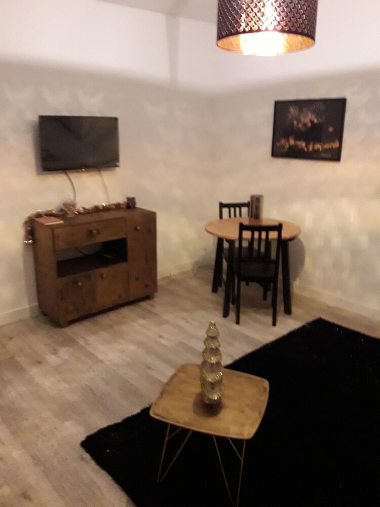 L Ourtal Proche Centre Ville Cocooning Wifi in Carcassonne, France