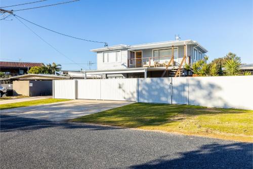 The Pacific Pearl 16 Pacific Avenue Anna Bay pet friendly air con — Anna Bay — photo 2