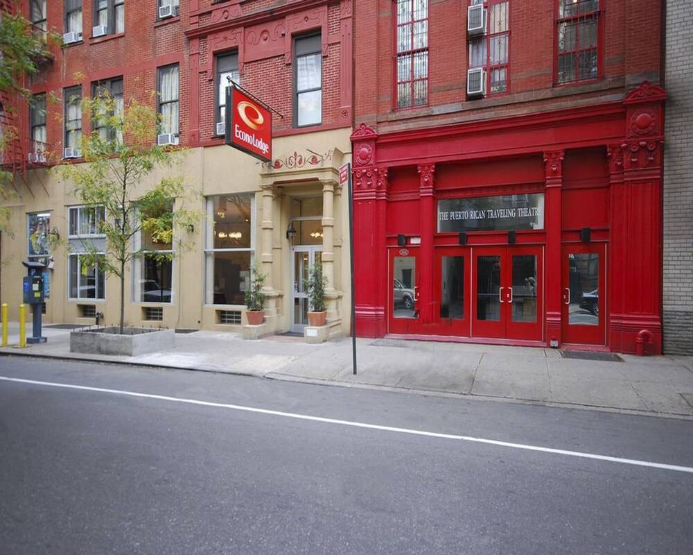 Econo Lodge Times Square - photo 57