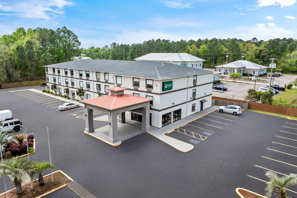 Quality Inn & Suites Biloxi Ocean Springs - photo 2