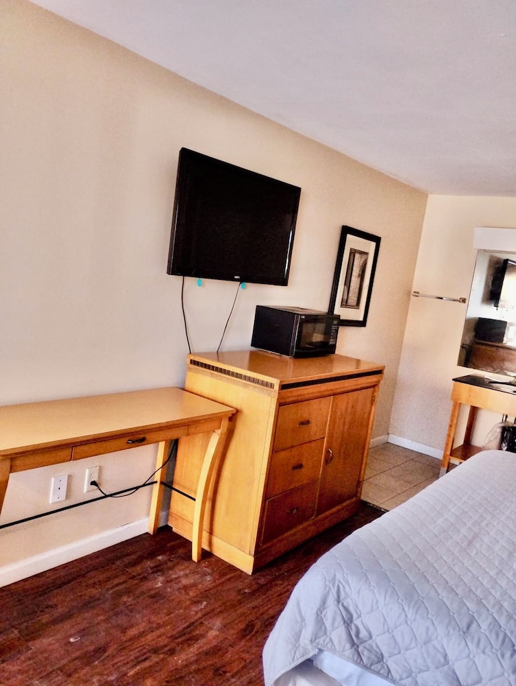 Motel M Lewisburg - photo 18