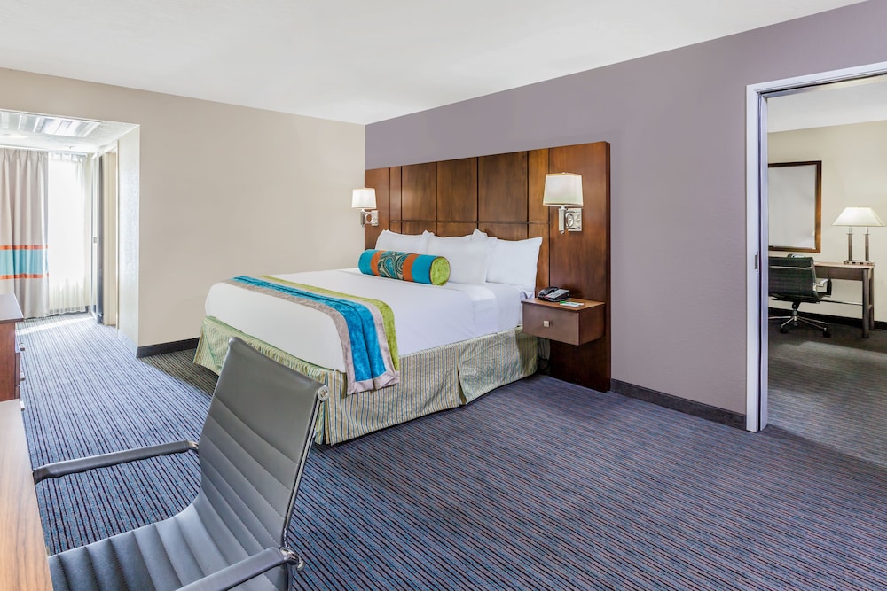 Holiday Inn Hotel & Suites Oklahoma City North an IHG Hotel - photo 5