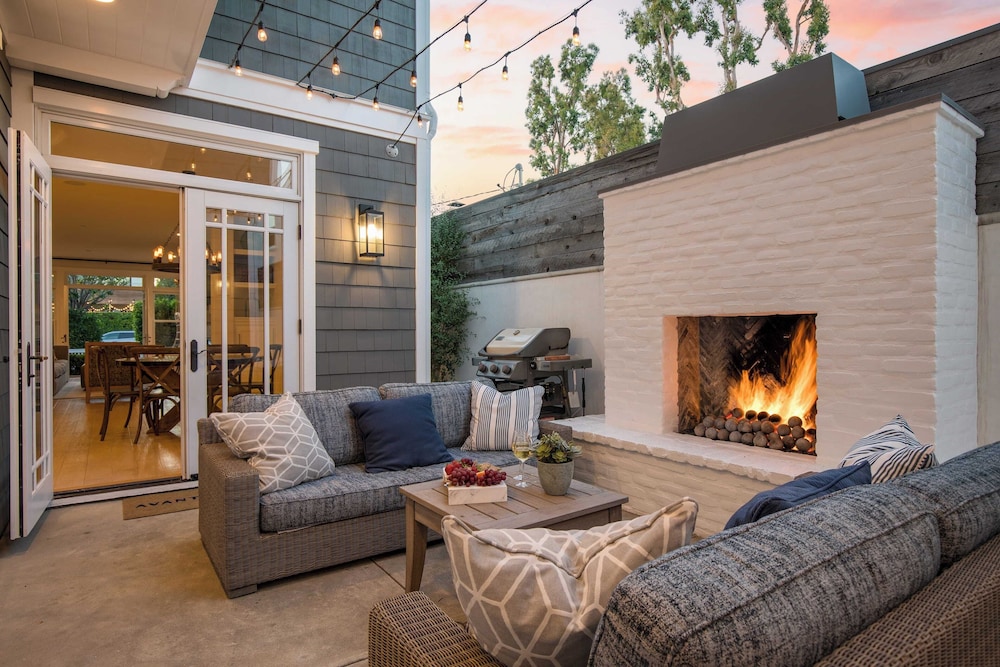 Emerald Cove by Avantstay Mins to Beach & Pier in Newport Beach, United States