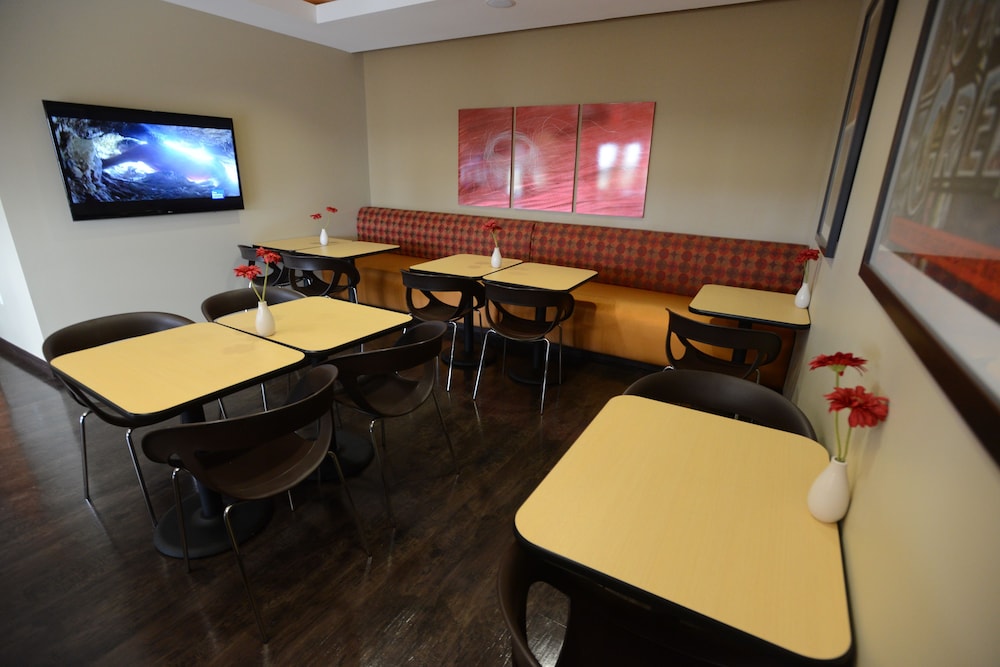 TownePlace Suites Bowling Green - photo 4