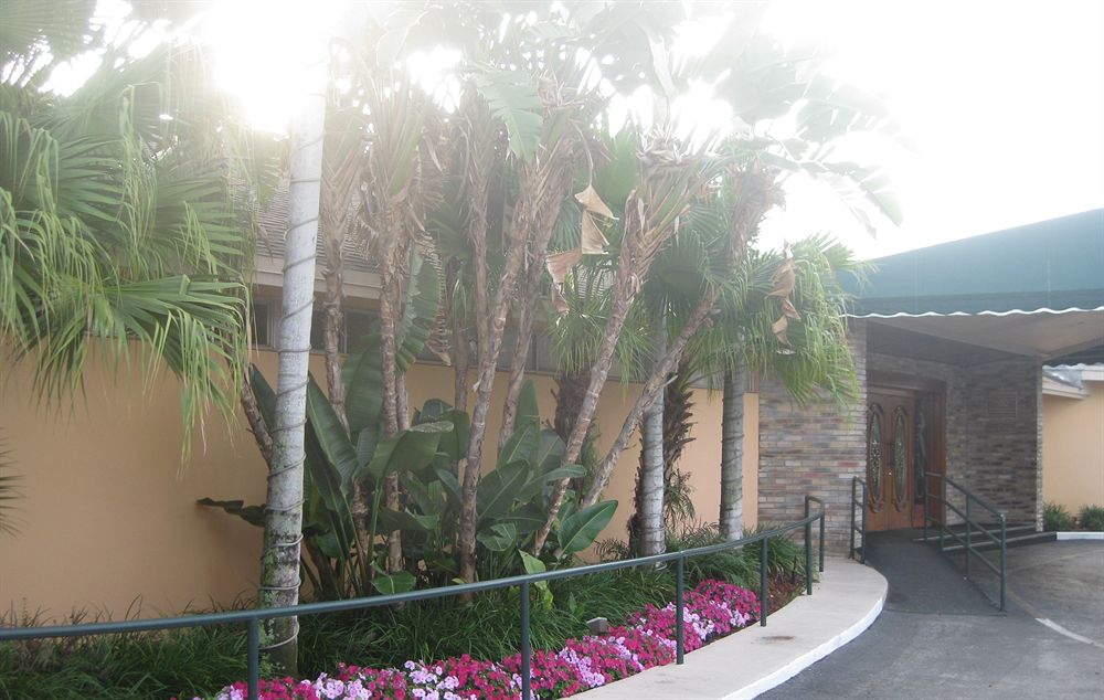 Hollywood Beach Golf Resort - photo 15